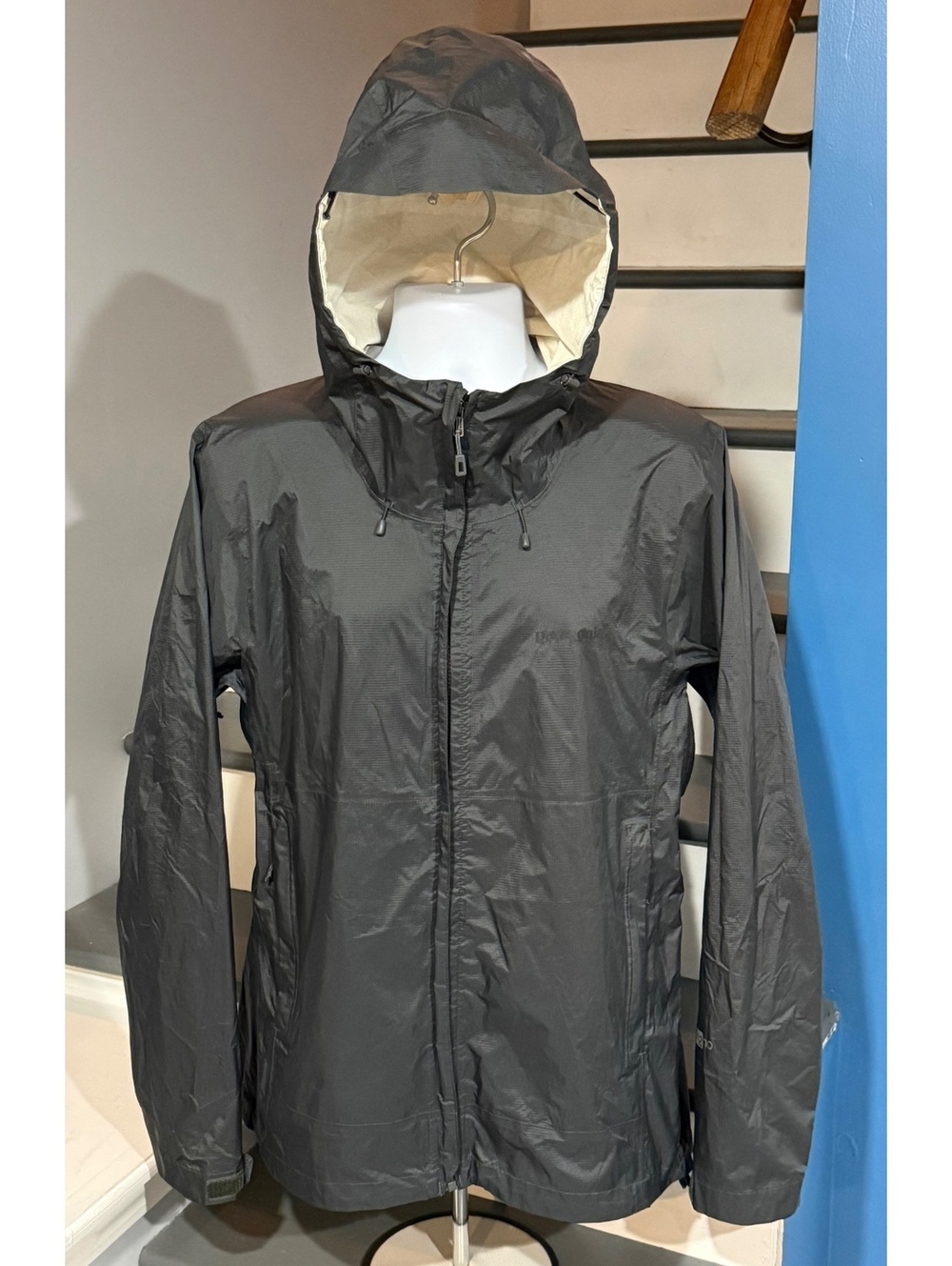Patagonia Men’s Size Large Torrentshell H2NO Forge Gray Lightweight Rain Jacket